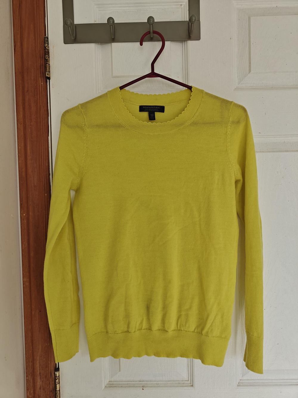 Banana Republic 100% Merino Wool Scoop Crewneck Sweater in Neon Yellow, X-small